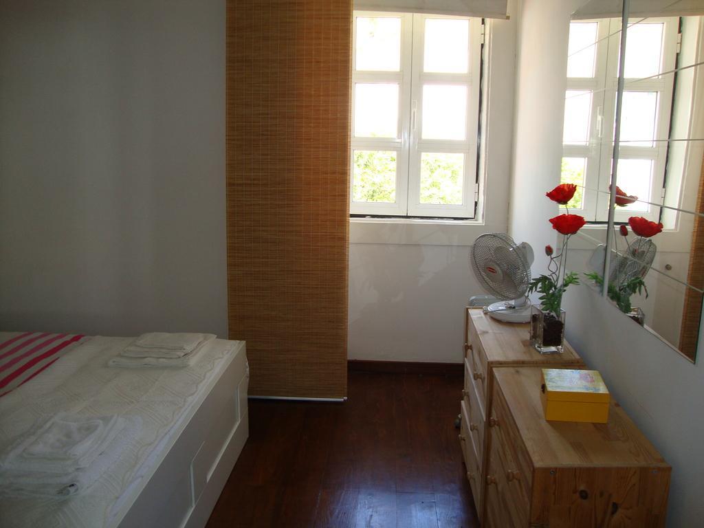 Simply Bairro Alto Apartment Lisbon Bilik gambar